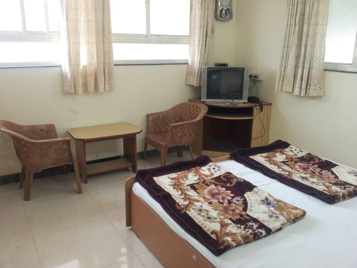 Sarang Lodging & Boarding Villa Satara Ngoại thất bức ảnh