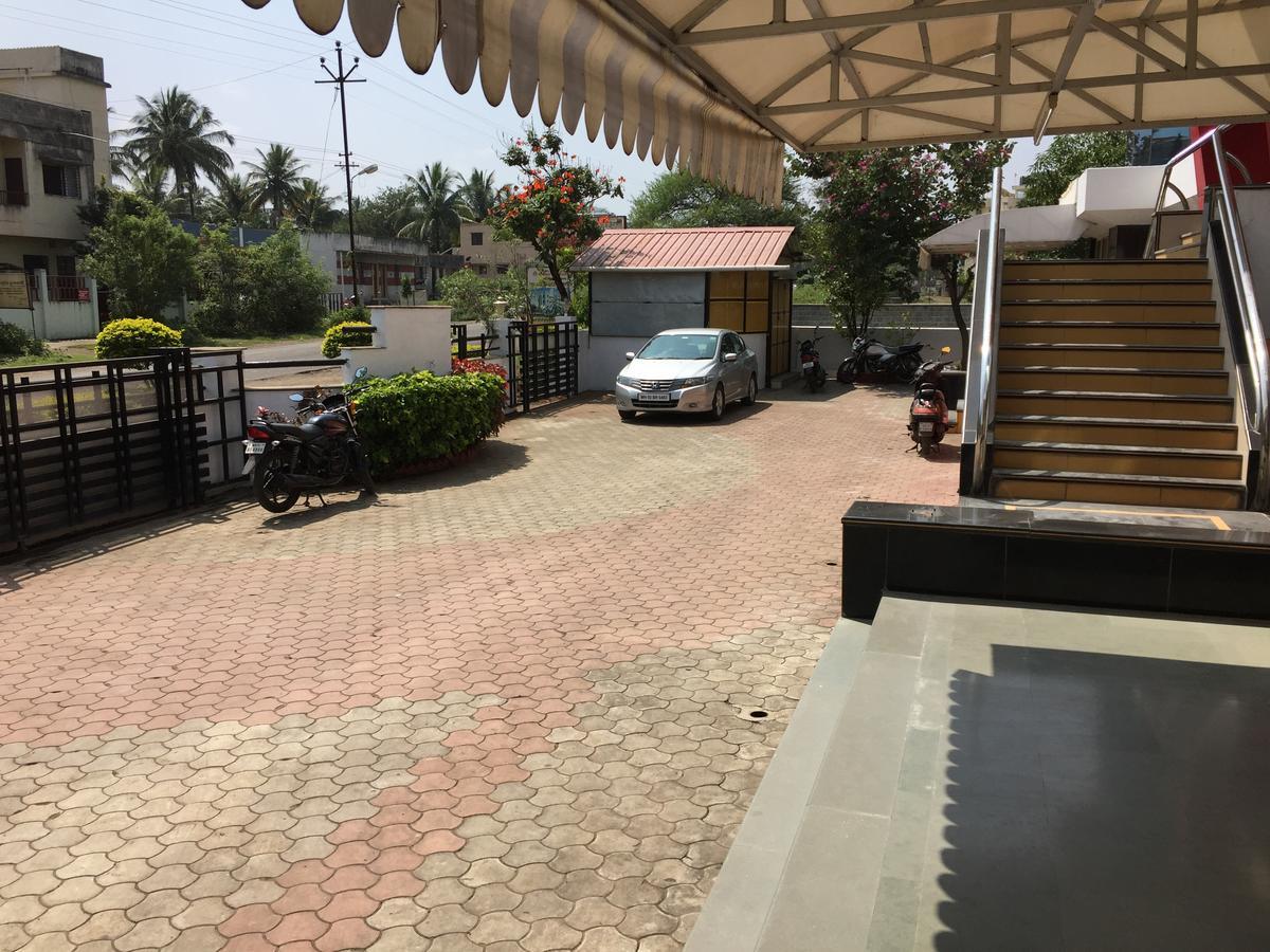 Sarang Lodging & Boarding Villa Satara Ngoại thất bức ảnh