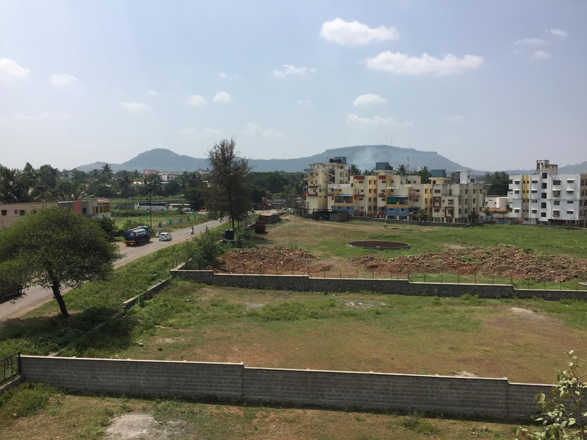 Sarang Lodging & Boarding Villa Satara Ngoại thất bức ảnh