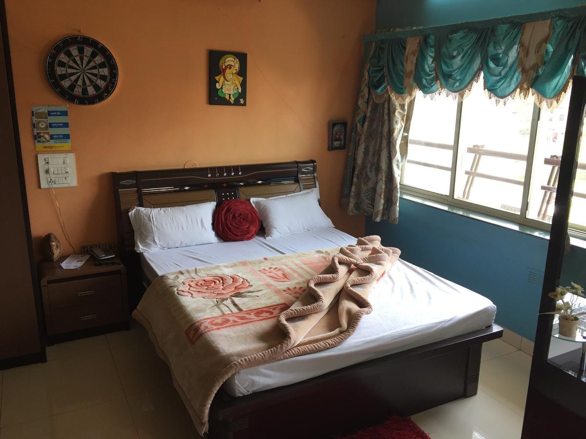 Sarang Lodging & Boarding Villa Satara Ngoại thất bức ảnh